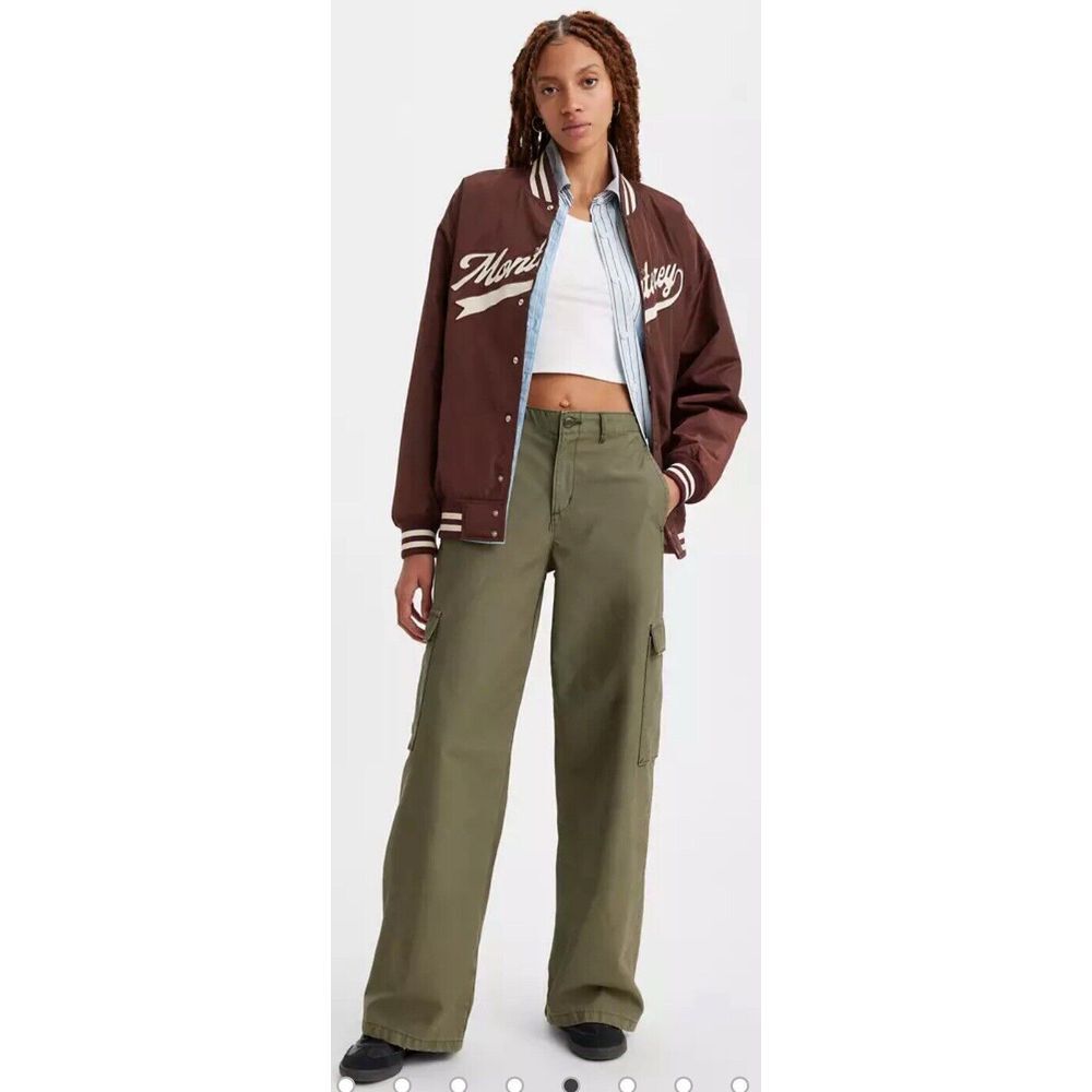 Levi's NWT women's‎ baggy cargo pants size 25x30  Green